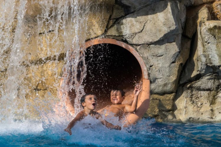 Kids' slide